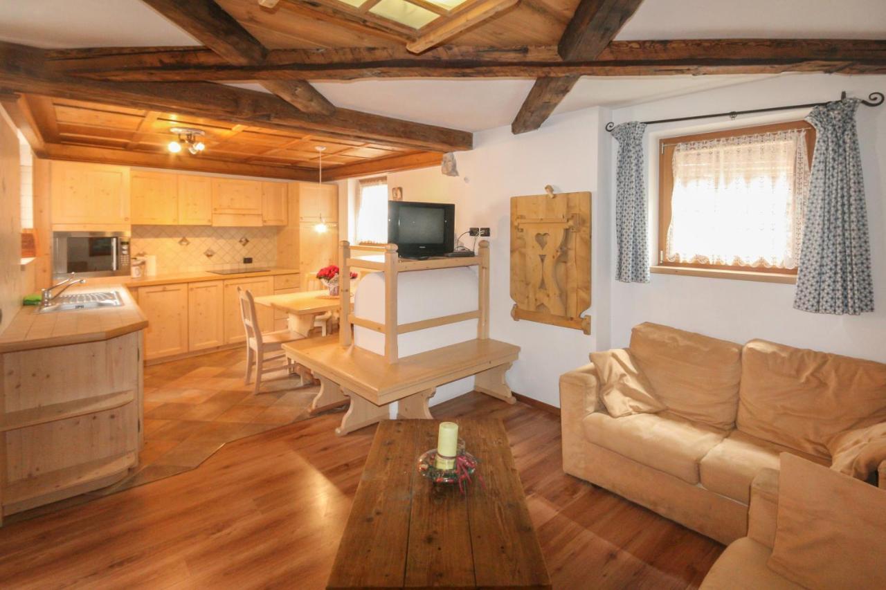 Tabia Elisa Apartment Campitello di Fassa Bagian luar foto