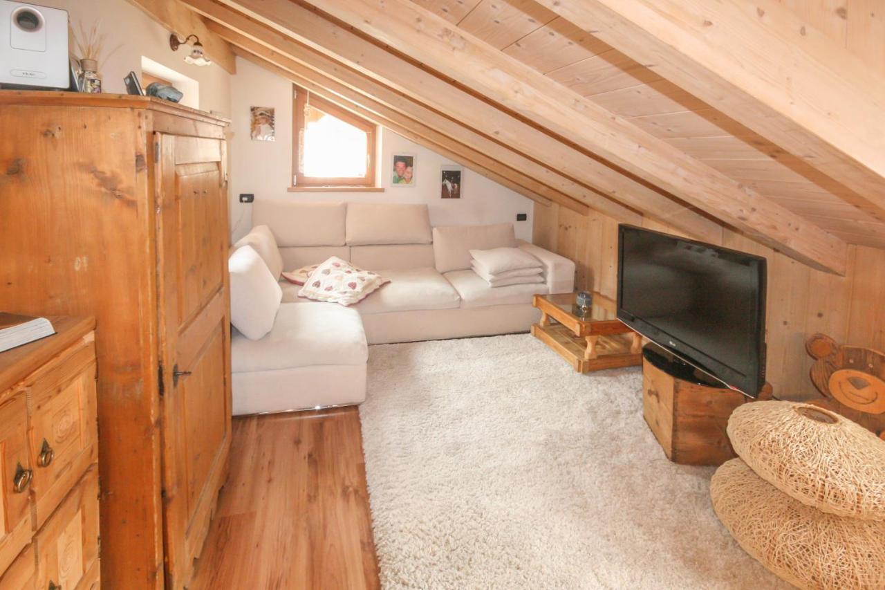 Tabia Elisa Apartment Campitello di Fassa Bagian luar foto
