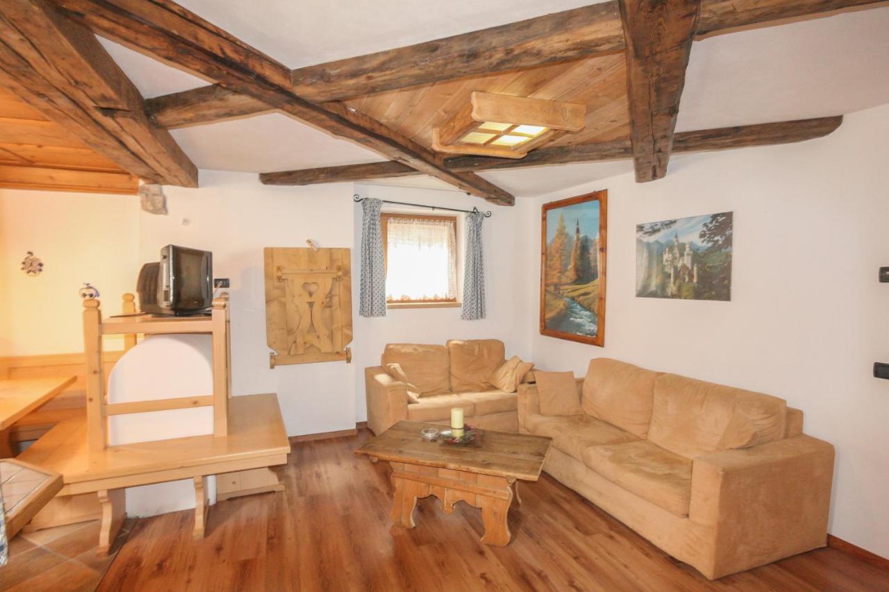 Tabia Elisa Apartment Campitello di Fassa Bagian luar foto