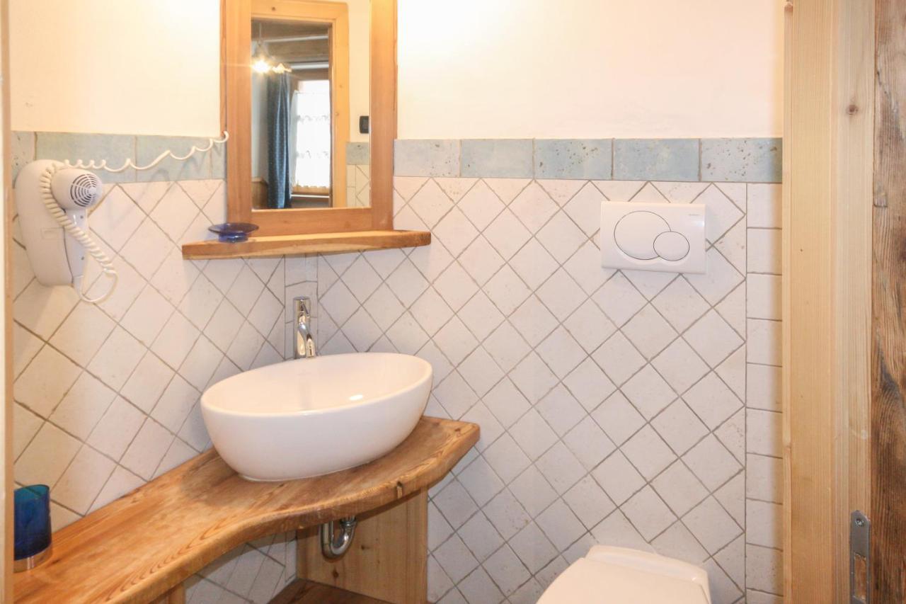 Tabia Elisa Apartment Campitello di Fassa Bagian luar foto