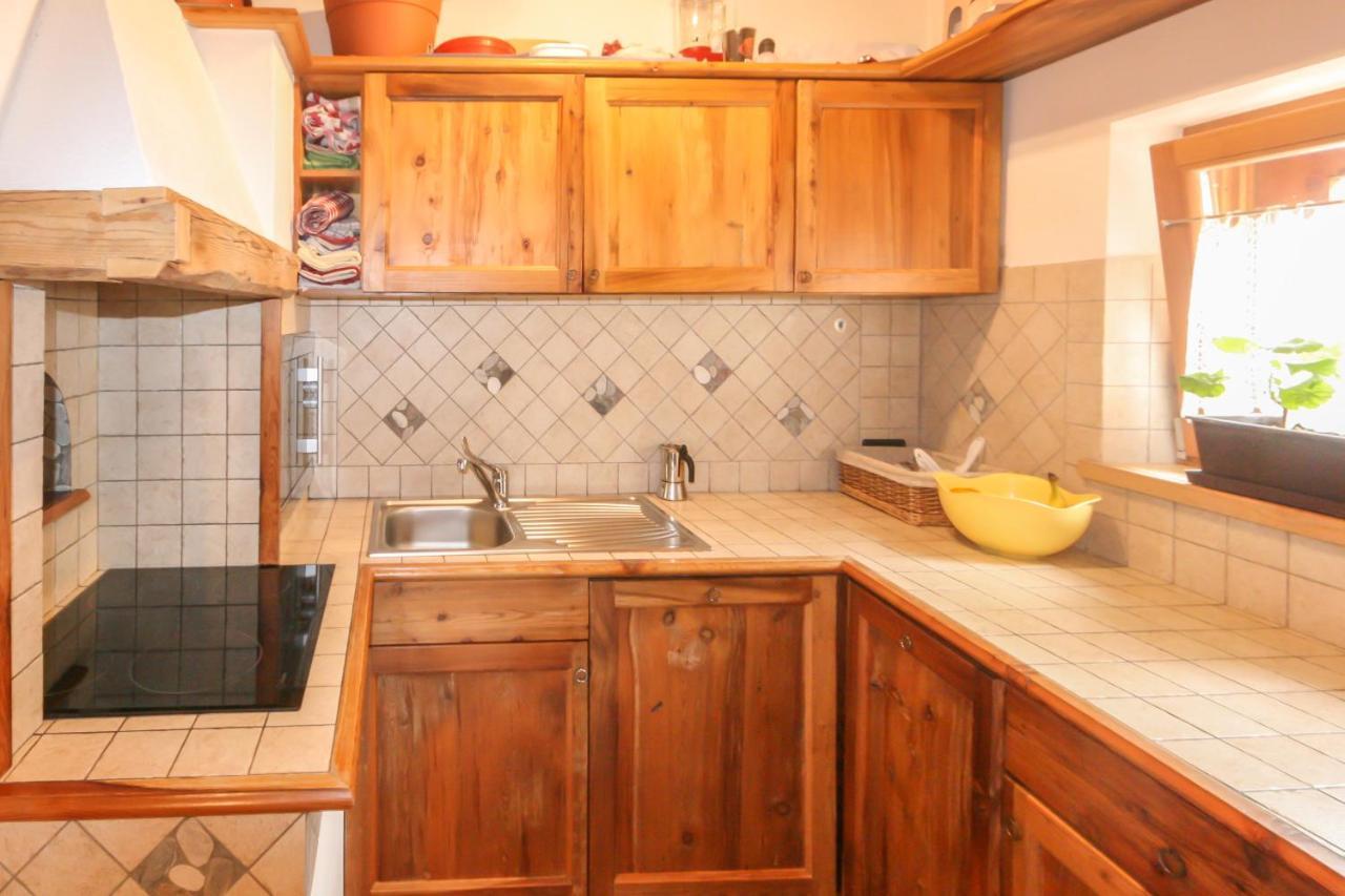 Tabia Elisa Apartment Campitello di Fassa Bagian luar foto