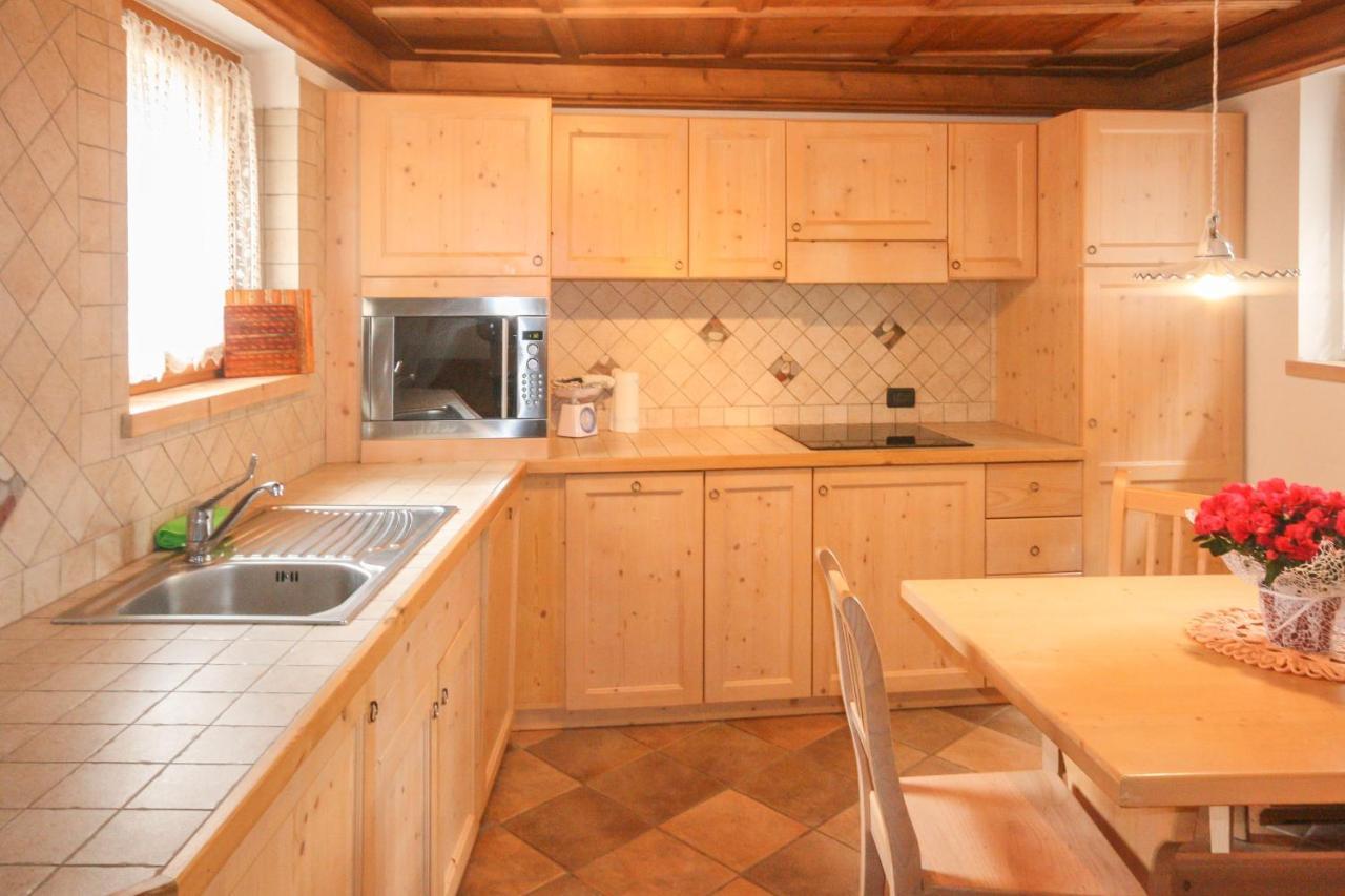 Tabia Elisa Apartment Campitello di Fassa Bagian luar foto