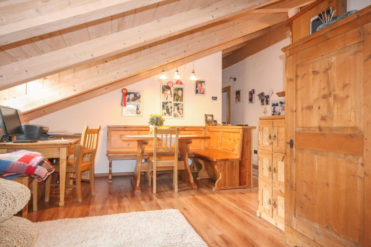 Tabia Elisa Apartment Campitello di Fassa Bagian luar foto